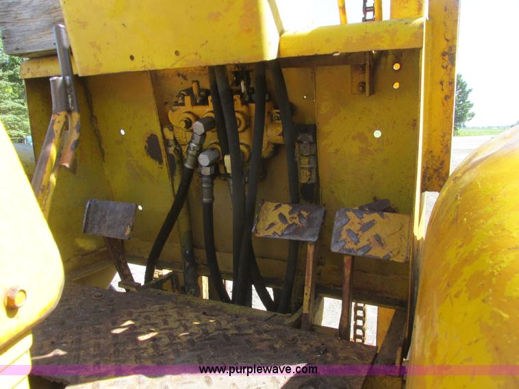 image for item A8846 International 560 tractor mounted forklift