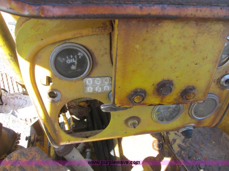 image for item A8846 International 560 tractor mounted forklift