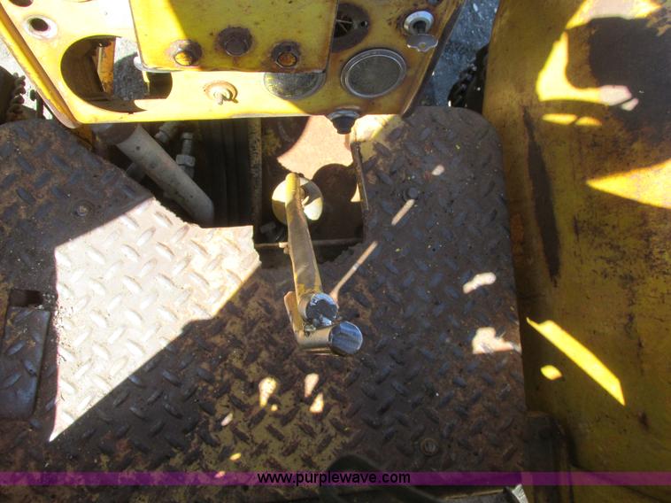 image for item A8846 International 560 tractor mounted forklift