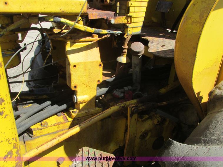 image for item A8846 International 560 tractor mounted forklift