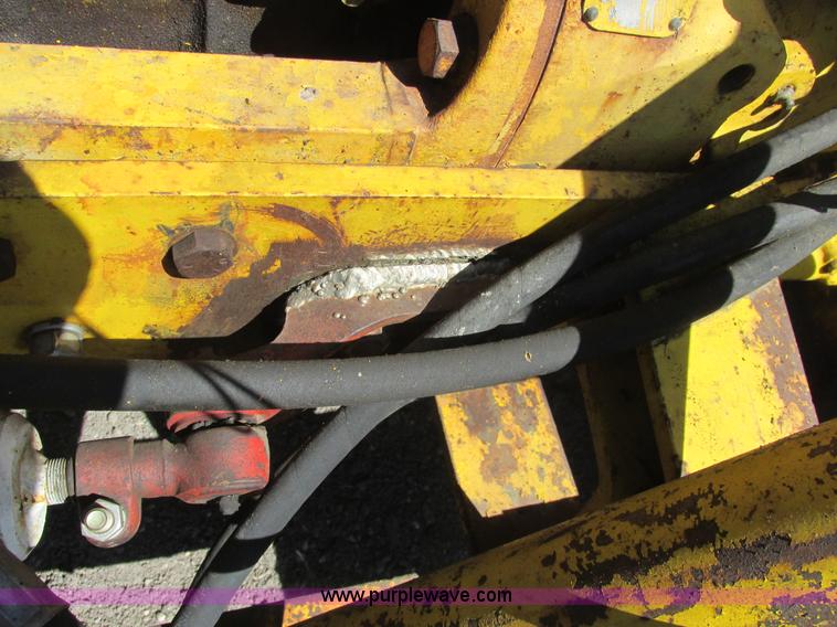 image for item A8846 International 560 tractor mounted forklift