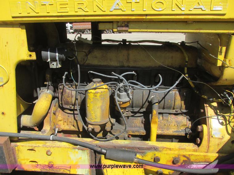 image for item A8846 International 560 tractor mounted forklift