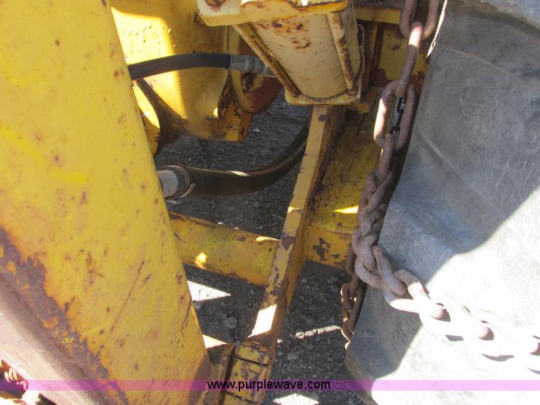 image for item A8846 International 560 tractor mounted forklift