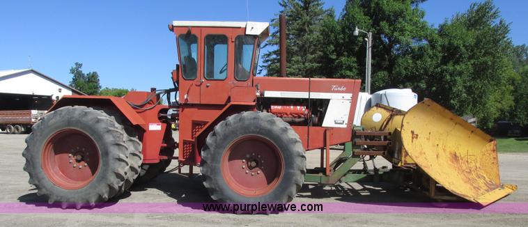 image for item A8847 1976 International 4568 4WD tractor