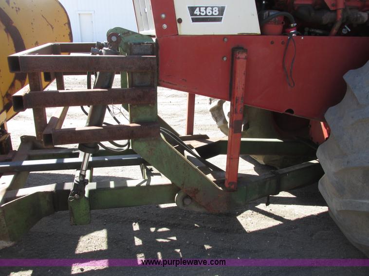 image for item A8847 1976 International 4568 4WD tractor