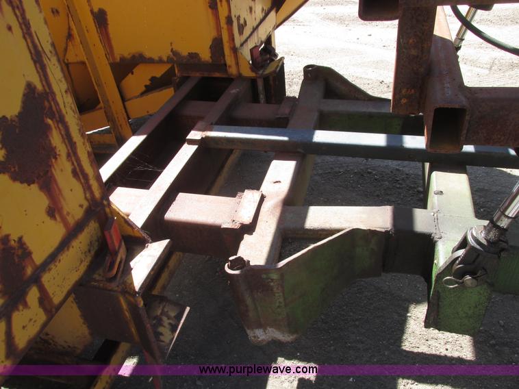 image for item A8847 1976 International 4568 4WD tractor