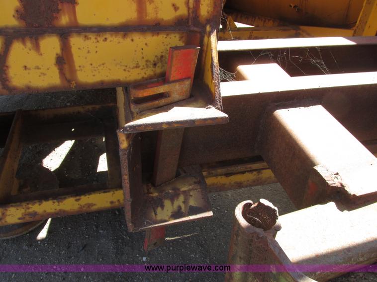 image for item A8847 1976 International 4568 4WD tractor