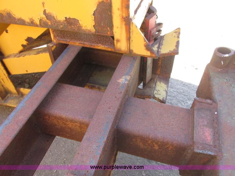 image for item A8847 1976 International 4568 4WD tractor