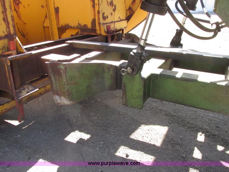 image for item A8847 1976 International 4568 4WD tractor