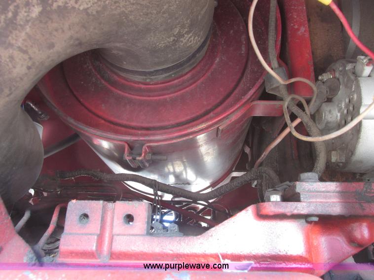 image for item A8847 1976 International 4568 4WD tractor