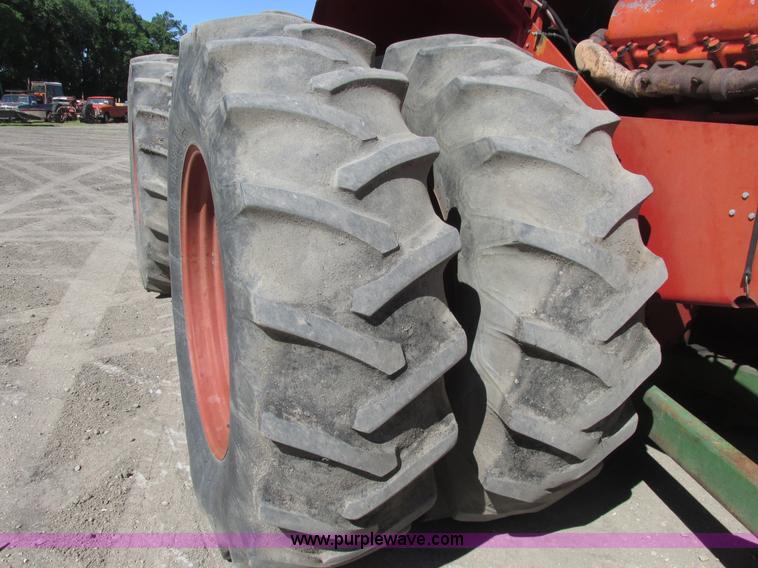 image for item A8847 1976 International 4568 4WD tractor