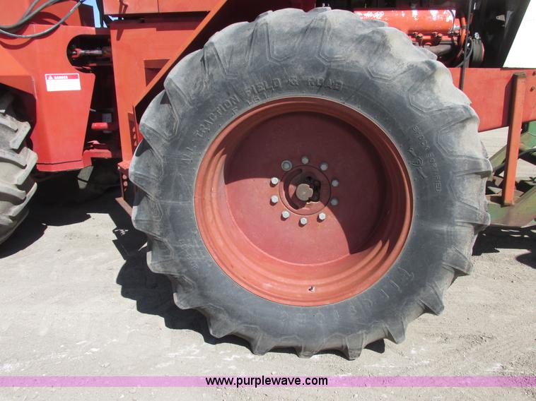 image for item A8847 1976 International 4568 4WD tractor