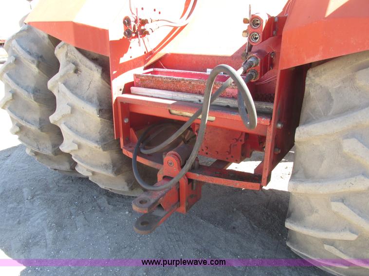 image for item A8847 1976 International 4568 4WD tractor