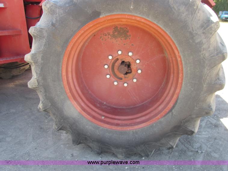 image for item A8847 1976 International 4568 4WD tractor