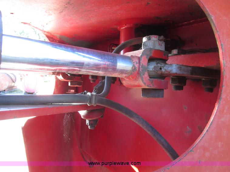 image for item A8847 1976 International 4568 4WD tractor