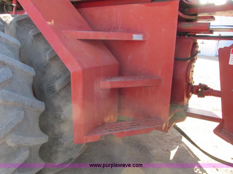 image for item A8847 1976 International 4568 4WD tractor