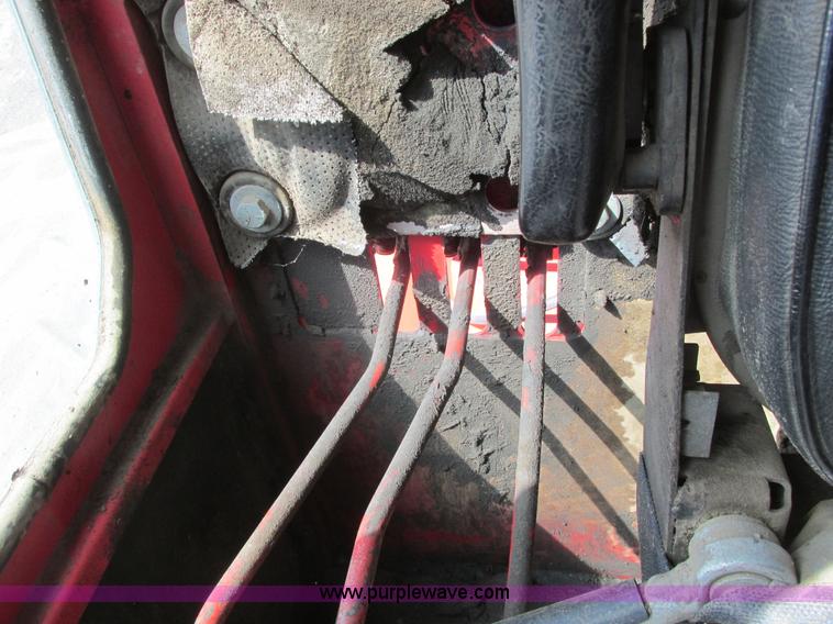 image for item A8847 1976 International 4568 4WD tractor