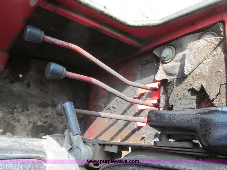 image for item A8847 1976 International 4568 4WD tractor