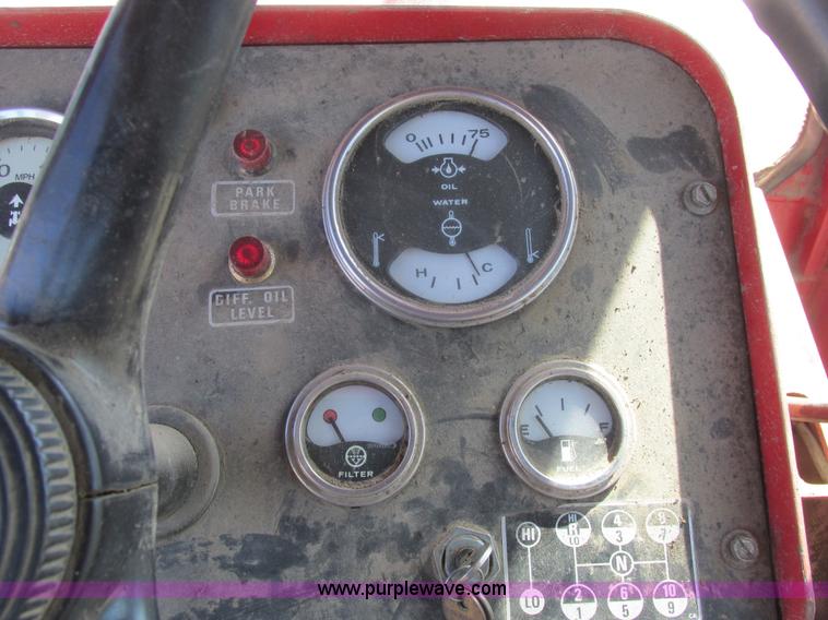 image for item A8847 1976 International 4568 4WD tractor