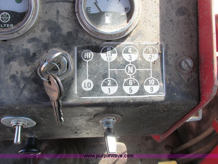 image for item A8847 1976 International 4568 4WD tractor