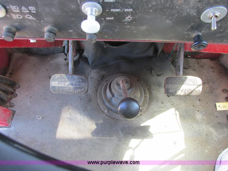 image for item A8847 1976 International 4568 4WD tractor