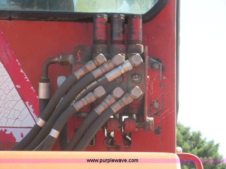 image for item A8847 1976 International 4568 4WD tractor