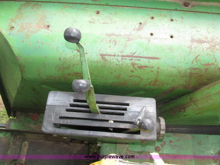 image for item H4510 1969 John Deere 4020 row crop tractor