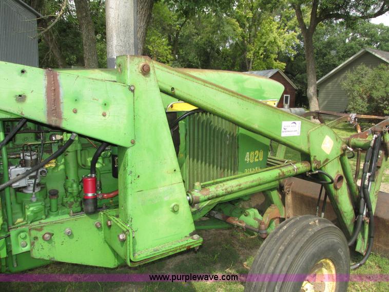 image for item H4510 1969 John Deere 4020 row crop tractor