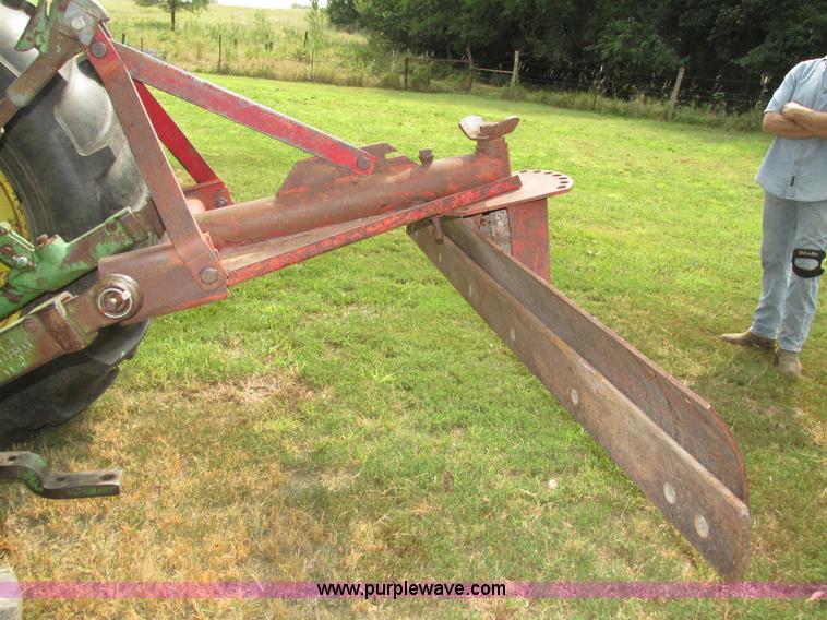 image for item H4510 1969 John Deere 4020 row crop tractor