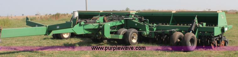 image for item H8126 2000 Great Plains 3010NT no-till grain drill