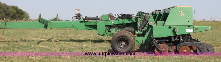 image for item H8126 2000 Great Plains 3010NT no-till grain drill