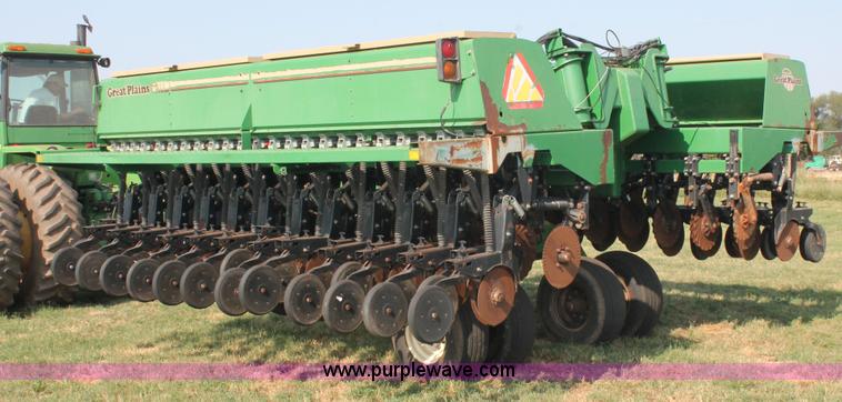 image for item H8126 2000 Great Plains 3010NT no-till grain drill