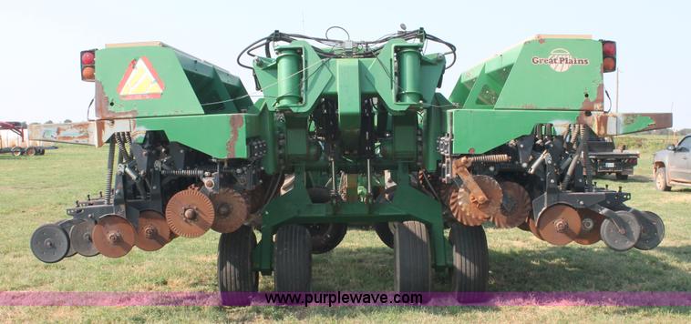 image for item H8126 2000 Great Plains 3010NT no-till grain drill