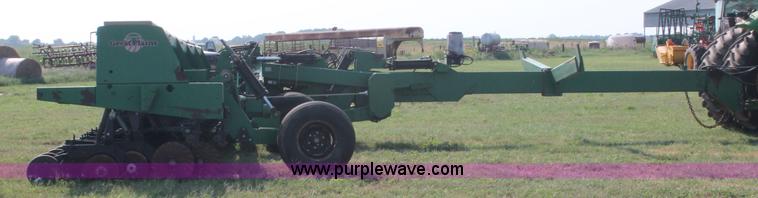 image for item H8126 2000 Great Plains 3010NT no-till grain drill