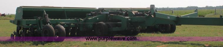 image for item H8126 2000 Great Plains 3010NT no-till grain drill