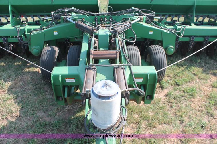 image for item H8126 2000 Great Plains 3010NT no-till grain drill