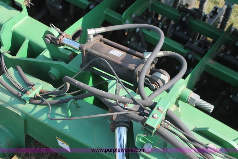 image for item H8126 2000 Great Plains 3010NT no-till grain drill