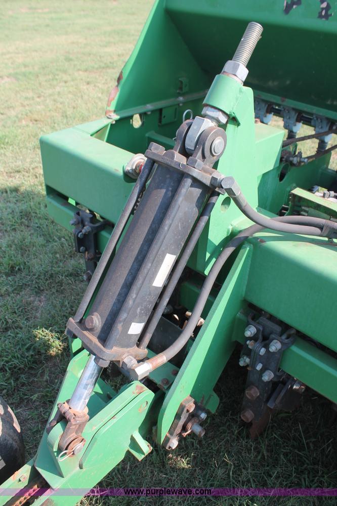 image for item H8126 2000 Great Plains 3010NT no-till grain drill