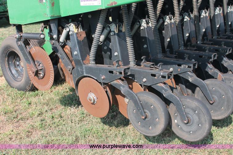 image for item H8126 2000 Great Plains 3010NT no-till grain drill