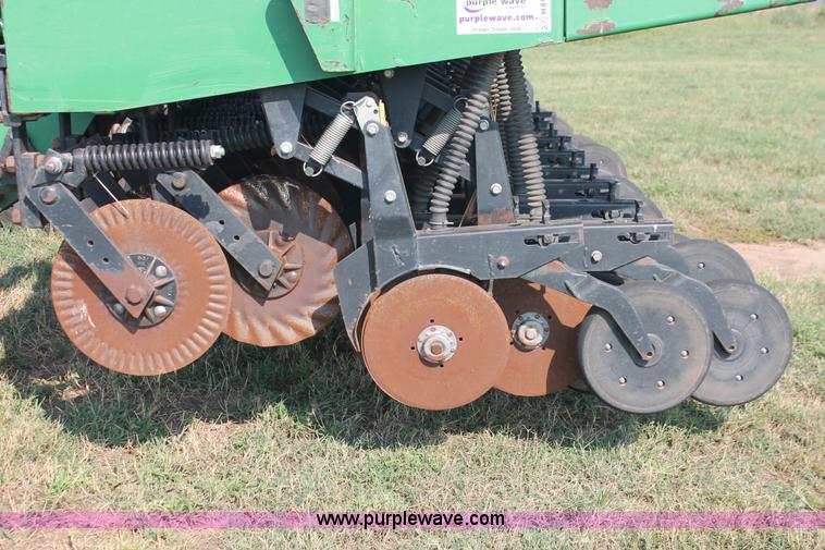 image for item H8126 2000 Great Plains 3010NT no-till grain drill