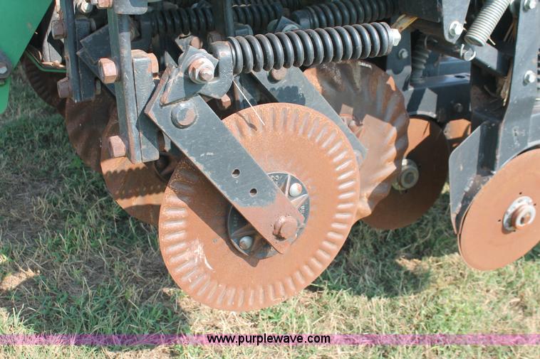 image for item H8126 2000 Great Plains 3010NT no-till grain drill