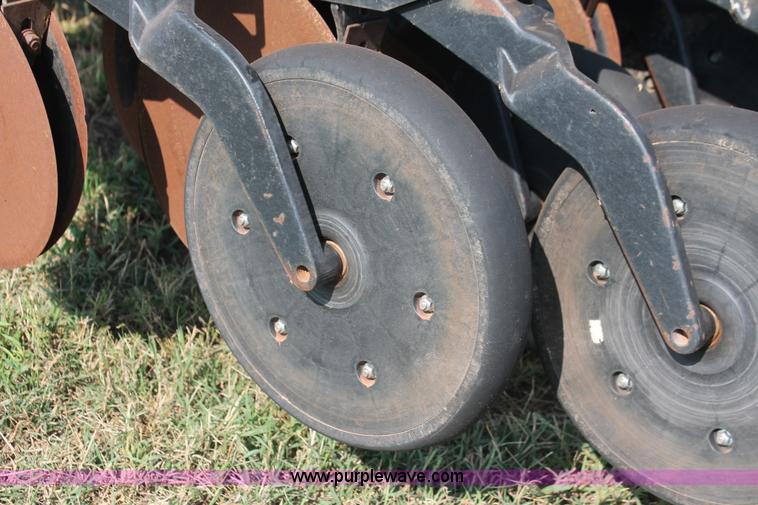 image for item H8126 2000 Great Plains 3010NT no-till grain drill