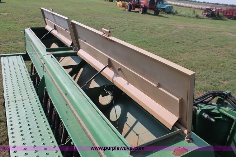 image for item H8126 2000 Great Plains 3010NT no-till grain drill