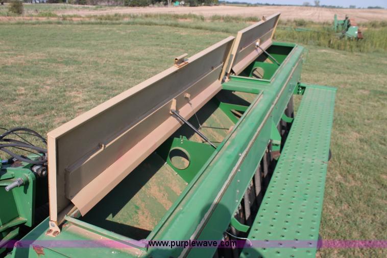 image for item H8126 2000 Great Plains 3010NT no-till grain drill