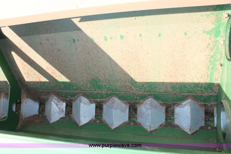 image for item H8126 2000 Great Plains 3010NT no-till grain drill