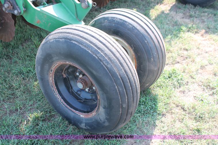 image for item H8126 2000 Great Plains 3010NT no-till grain drill