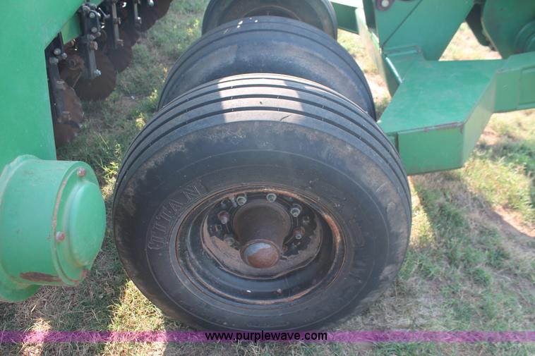 image for item H8126 2000 Great Plains 3010NT no-till grain drill