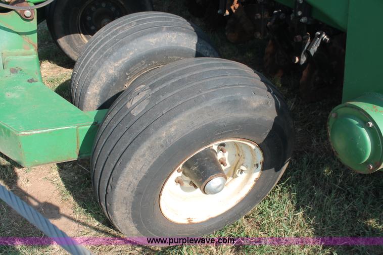 image for item H8126 2000 Great Plains 3010NT no-till grain drill