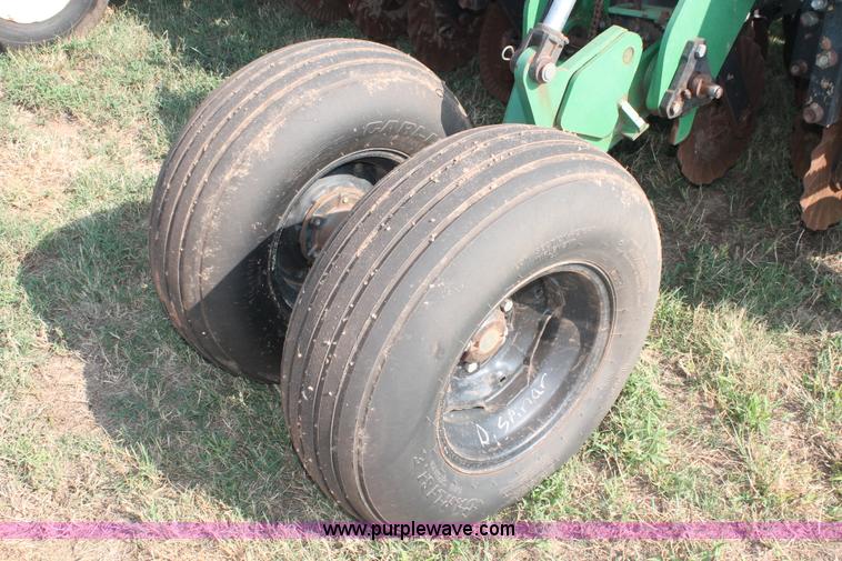 image for item H8126 2000 Great Plains 3010NT no-till grain drill