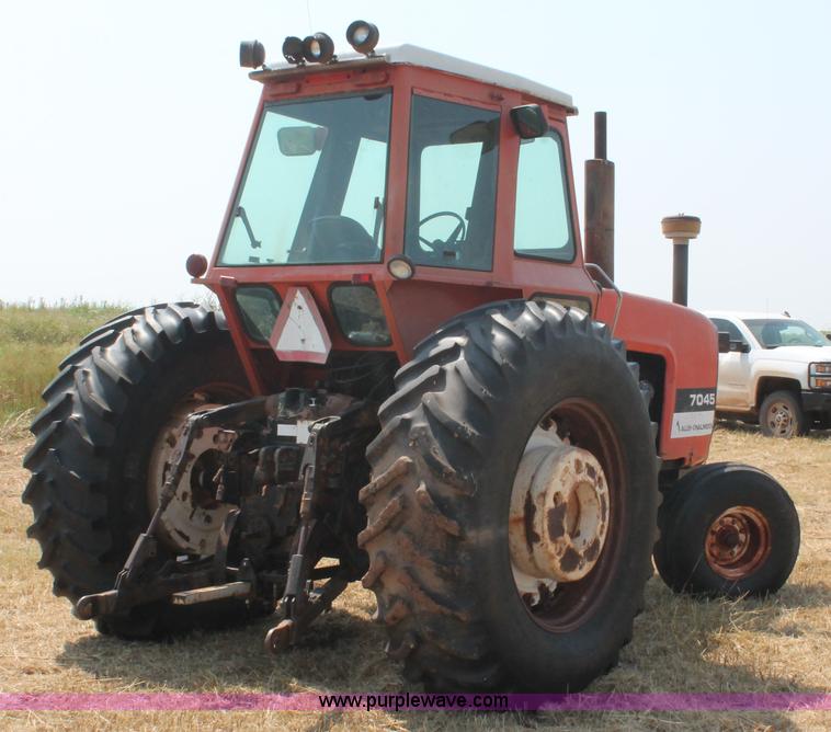 image for item H8127 1979 Allis Chalmers 7045 tractor